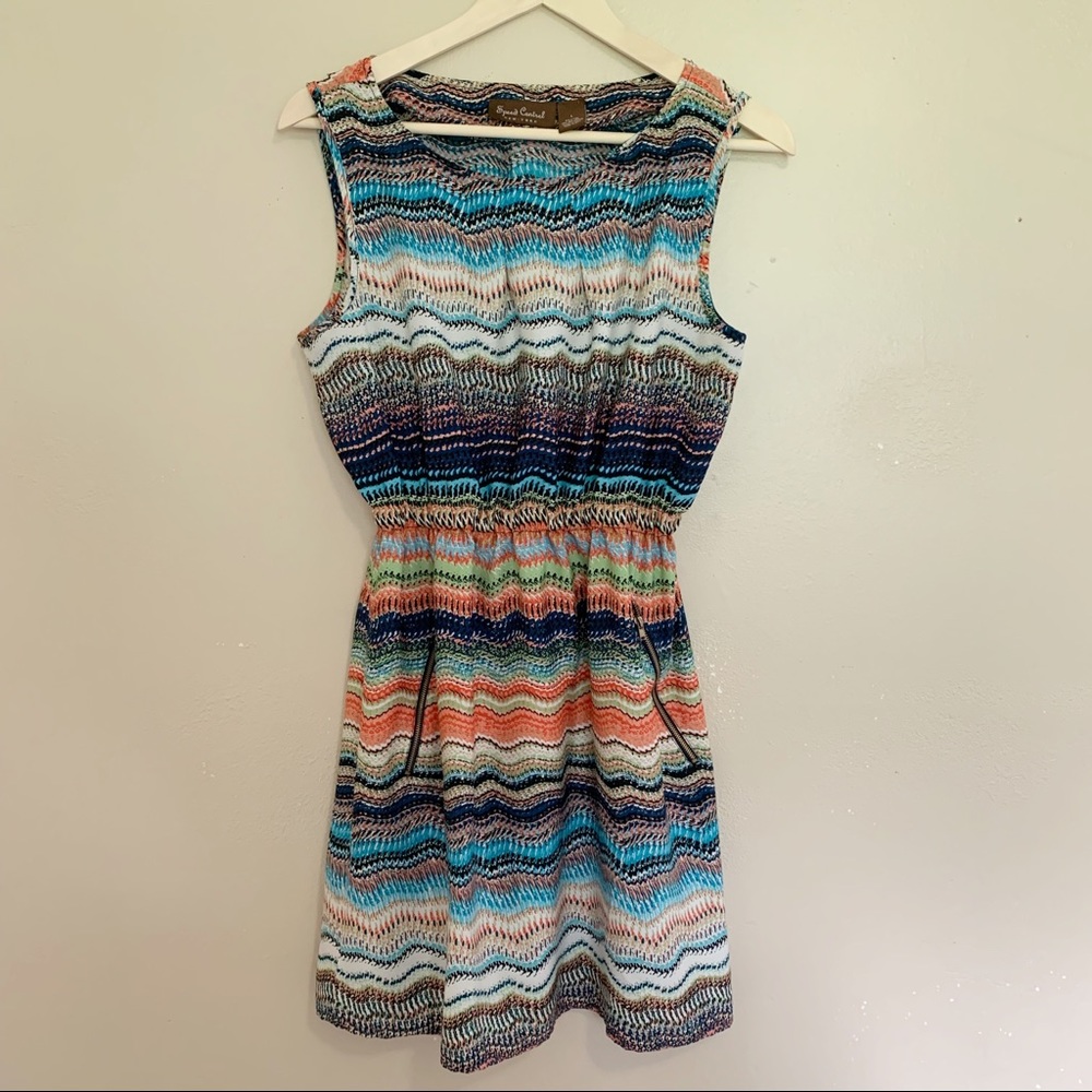 Sleeveless lightweight dress with zipper pockets L